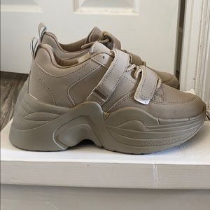 BRAND NEW SAND VELCRO CHUNKY SNEAKER